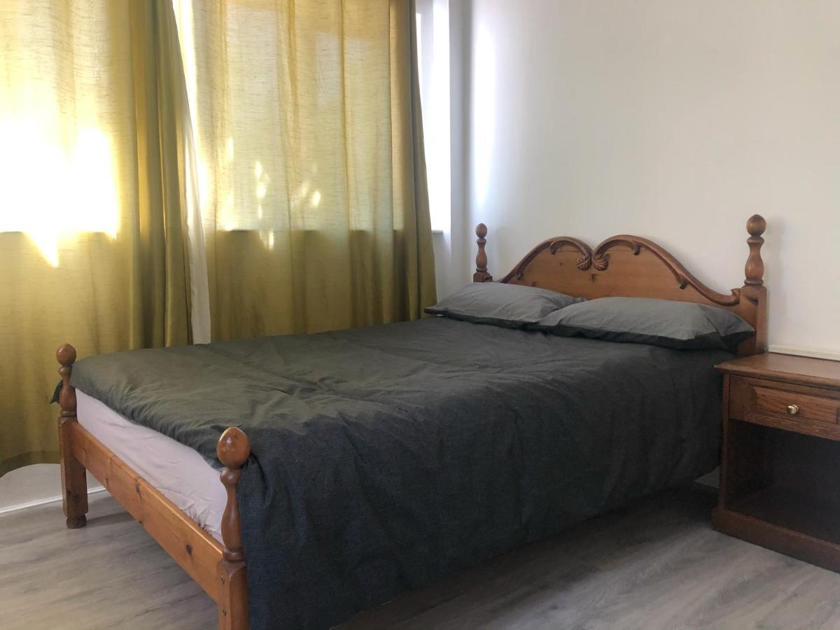 Double Room With Private Bathroom In A 2-Bedrooms House London Ngoại thất bức ảnh